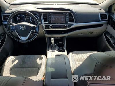 Zdjęcie 8 z 14 samochodu: 2017 TOYOTA HIGHLANDER LE PLUS VIN:5TDZZRFH4HS213640 - miniatura