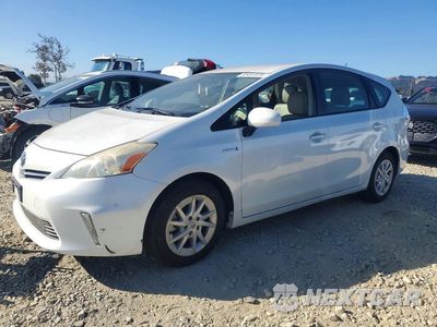 2014 TOYOTA PRIUS V TWO JTDZN3EU7E3304440 - główne zdjęcie licytacji z USA - miniatura