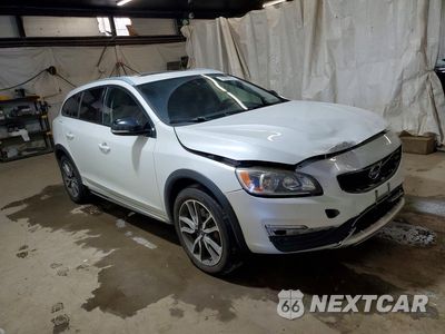 Czwarte zdjęcie samochodu z boku: 2017 VOLVO V60 CROSS COUNTRY PREMIER VIN:YV440MWK1H1035568 - miniatura