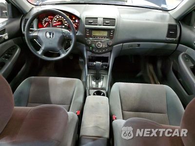 Zdjęcie 8 z 12 samochodu: 2003 HONDA ACCORD LX VIN:1HGCM56343A023278 - miniatura