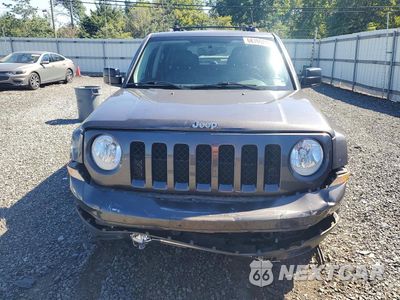 Piąte zdjęcie samochodu w środku: 2016 JEEP PATRIOT LATITUDE VIN:1C4NJRFB7GD657638 - miniatura