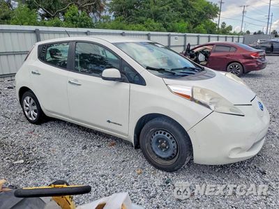 Czwarte zdjęcie samochodu z boku: 2015 NISSAN LEAF S VIN:1N4AZ0CPXFC309099 - miniatura