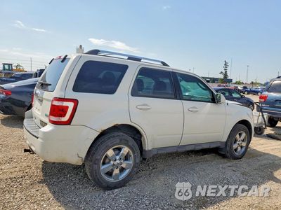 Trzecie zdjęcie samochodu z tyłu: 2011 FORD ESCAPE LIMITED VIN:1FMCU9EGXBKA37183 - miniatura