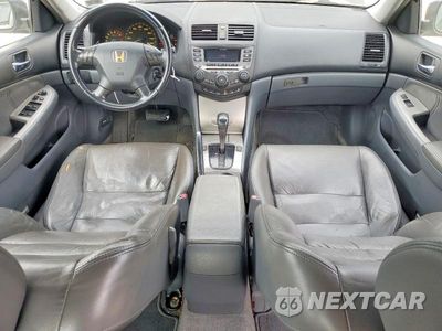 Zdjęcie 8 z 12 samochodu: 2006 HONDA ACCORD EX VIN:1HGCM56826A123282 - miniatura