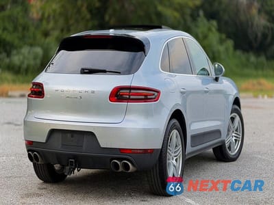 Czwarte zdjęcie samochodu z boku: 2017 PORSCHE MACAN S VIN:WP1AB2A56HLB10242 - miniatura