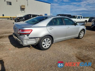 Trzecie zdjęcie samochodu z tyłu: 2011 TOYOTA CAMRY LE VIN:4T1BF3EK9BU679972 - miniatura