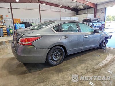 Trzecie zdjęcie samochodu z tyłu: 2015 NISSAN ALTIMA 2.5 S VIN:1N4AL3APXFN369796 - miniatura