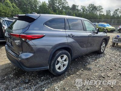 Trzecie zdjęcie samochodu z tyłu: 2023 TOYOTA HIGHLANDER LE VIN:5TDKDRAH1PS503582 - miniatura