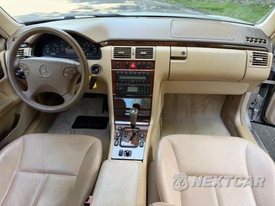 Zdjęcie 9 z 10 samochodu: 2000 MERCEDES-BENZ E 430 VIN:WDBJF70J7YB018627 - miniatura