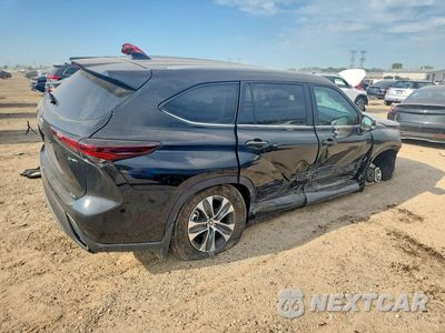 Trzecie zdjęcie samochodu z tyłu: 2026 TOYOTA HIGHLANDER HYBRID XLE VIN:5TDKBRCH3TS721018 - miniatura