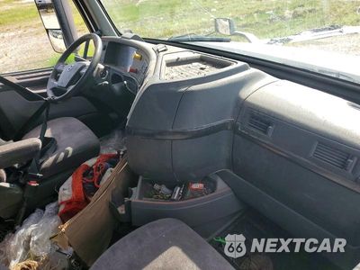 Zdjęcie 8 z 14 samochodu: 2021 VOLVO VNL SEMI TRUCK VIN:4V4NC9EH3MN283474 - miniatura