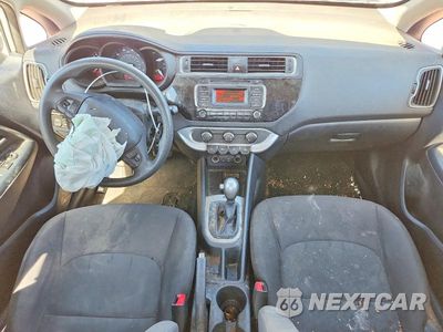 Zdjęcie 8 z 13 samochodu: 2016 KIA RIO LX VIN:KNADM4A35G6691990 - miniatura