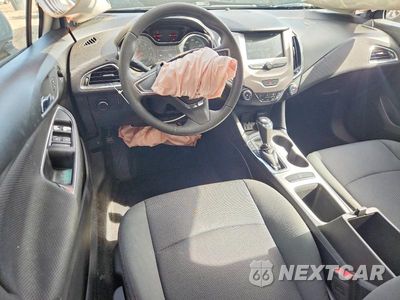 Zdjęcie 8 z 12 samochodu: 2017 CHEVROLET CRUZE LS VIN:1G1BC5SM3H7129309 - miniatura