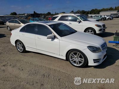 Czwarte zdjęcie samochodu z boku: 2013 MERCEDES-BENZ C 250 VIN:WDDGF4HB1DR248551 - miniatura