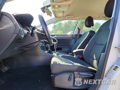 Zdjęcie 7 z 12 samochodu: 2018 VOLKSWAGEN GOLF SPORTWAGEN S VIN:3VW117AU6JM766046 - miniatura