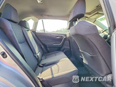 Zdjęcie 11 z 13 samochodu: 2020 TOYOTA RAV4 HYBRID XLE VIN:JTMRWRFV0LJ035150 - miniatura