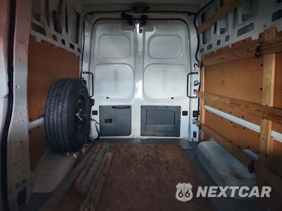 Zdjęcie 10 z 13 samochodu: 2019 NISSAN NV 2500 HD SV VIN:1N6AF0LY4KN807404 - miniatura