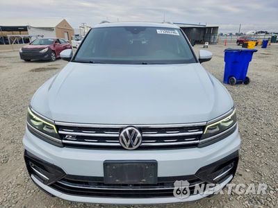 Piąte zdjęcie samochodu w środku: 2019 VOLKSWAGEN TIGUAN SEL PREMIUM VIN:3VV4B7AX2KM019912 - miniatura
