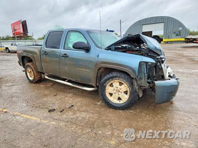 Czwarte zdjęcie samochodu z boku: 2010 CHEVROLET SILVERADO K1500 LT VIN:3GCRKSE39AG188580 - miniatura