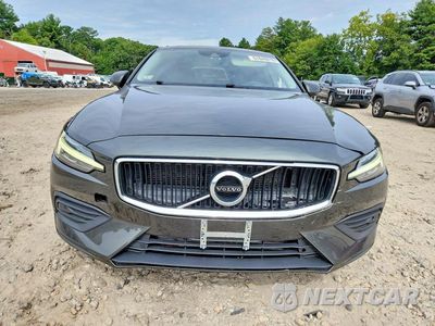 Piąte zdjęcie samochodu w środku: 2020 VOLVO S60 T5 MOMENTUM VIN:7JR102FK3LG039803 - miniatura