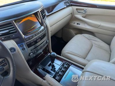 Zdjęcie 10 z 14 samochodu: 2011 LEXUS LX 570 VIN:JTJHY7AX8B4080303 - miniatura