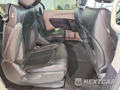 Zdjęcie 11 z 14 samochodu: 2023 CHRYSLER PACIFICA HYBRID TOURING L VIN:2C4RC1L72PR527230 - miniatura
