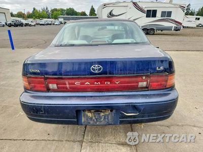 Zdjęcie 6 z 12 samochodu: 1994 TOYOTA CAMRY LE VIN:JT2SK12E5R0194564 - miniatura