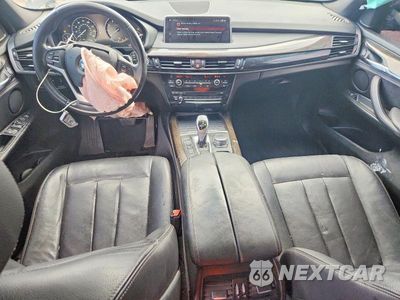 Zdjęcie 8 z 14 samochodu: 2018 BMW X5 SDRIVE35I VIN:5UXKR2C57J0Z14926 - miniatura