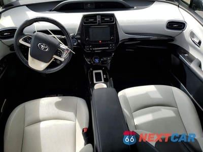 Zdjęcie 8 z 12 samochodu: 2016 TOYOTA PRIUS FOUR TOURING VIN:JTDKARFU8G3006917 - miniatura
