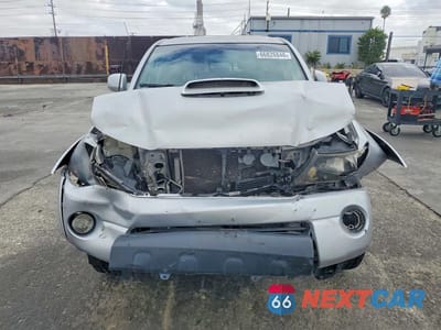 Piąte zdjęcie samochodu w środku: 2011 TOYOTA TACOMA DOUBLE CAB PRERUNNER VIN:3TMJU4GN1BM121234 - miniatura