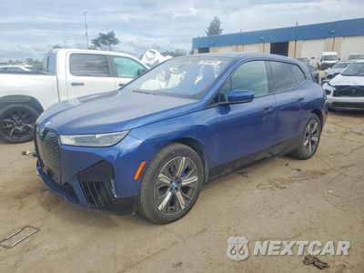 2024 BMW IX XDRIVE50 WB523CF00RCP46528 - główne zdjęcie licytacji z USA - miniatura