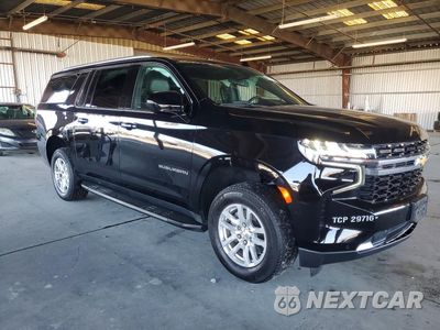 Czwarte zdjęcie samochodu z boku: 2022 CHEVROLET SUBURBAN C1500 LS VIN:1GNSCBED6NR359323 - miniatura