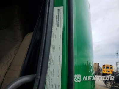 Zdjęcie 12 z 14 samochodu: 2018 VOLVO VNL SEMI TRUCK VIN:4V4NC9EH9JN895433 - miniatura