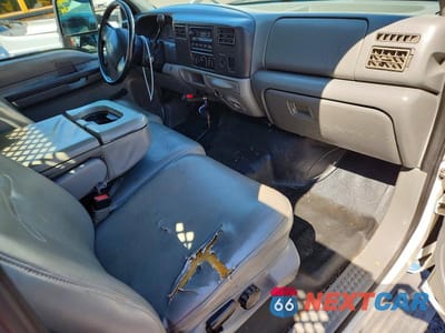 Zdjęcie 8 z 12 samochodu: 2004 FORD F550 SUPER DUTY VIN:1FDAF57P74EC20243 - miniatura