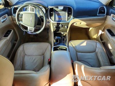 Zdjęcie 8 z 12 samochodu: 2014 CHRYSLER 300 VIN:2C3CCAAG4EH256834 - miniatura