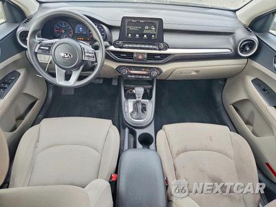Zdjęcie 8 z 13 samochodu: 2019 KIA FORTE LXS VIN:3KPF24AD1KE098575 - miniatura