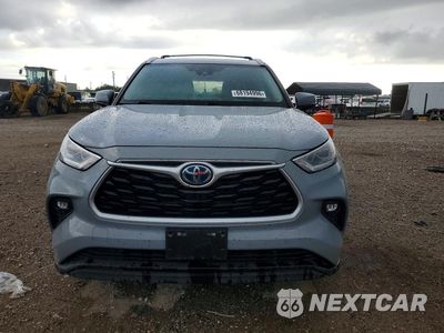 Piąte zdjęcie samochodu w środku: 2023 TOYOTA HIGHLANDER HYBRID BRONZE EDITION VIN:5TDAARAH5PS520812 - miniatura