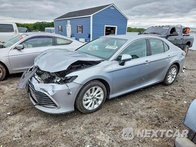 2024 TOYOTA CAMRY LE 4T1R11BK7RU109484 - główne zdjęcie licytacji z USA - miniatura