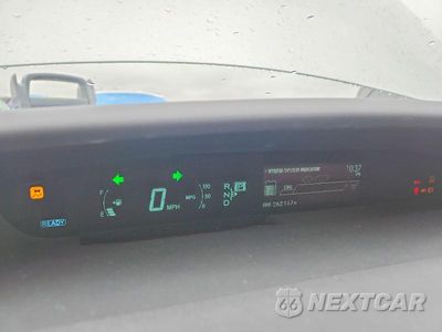 Zdjęcie 9 z 12 samochodu: 2014 TOYOTA PRIUS TWO VIN:JTDKN3DU2E1818453 - miniatura