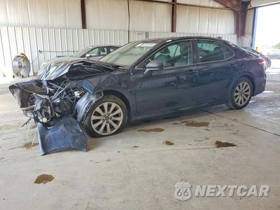 2018 TOYOTA CAMRY LE 4T1B11HK6JU604384 - główne zdjęcie licytacji z USA - miniatura