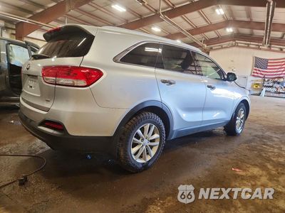 Trzecie zdjęcie samochodu z tyłu: 2018 KIA SORENTO LX VIN:5XYPG4A3XJG369034 - miniatura