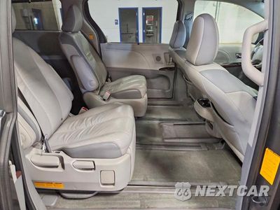 Zdjęcie 11 z 13 samochodu: 2011 TOYOTA SIENNA LIMITED 7-PASSENGER VIN:5TDYK3DCXBS111643 - miniatura