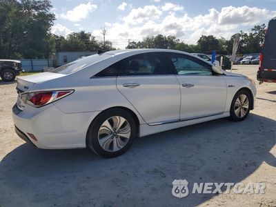 Trzecie zdjęcie samochodu z tyłu: 2015 HYUNDAI SONATA HYBRID LIMITED VIN:KMHEC4A45FA136547 - miniatura
