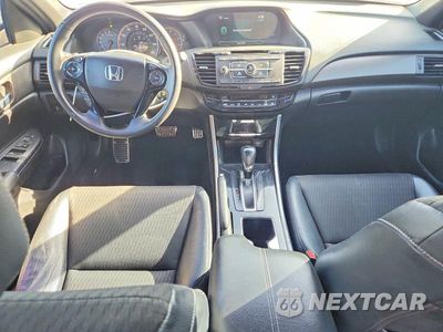 Zdjęcie 8 z 12 samochodu: 2017 HONDA ACCORD SPORT VIN:1HGCR2F51HA172322 - miniatura