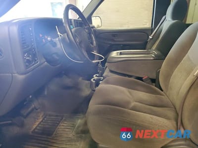 Zdjęcie 7 z 12 samochodu: 2005 CHEVROLET SILVERADO K1500 VIN:1GCEK19B35E241250 - miniatura