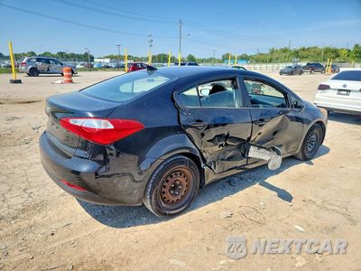 Trzecie zdjęcie samochodu z tyłu: 2016 KIA FORTE LX VIN:KNAFK4A69G5503311 - miniatura
