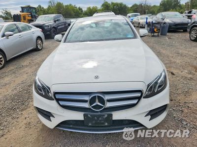 Piąte zdjęcie samochodu w środku: 2018 MERCEDES-BENZ E 300 4MATIC VIN:WDDZF4KB8JA451576 - miniatura