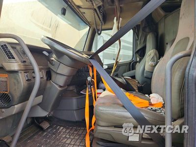 Zdjęcie 7 z 14 samochodu: 2019 VOLVO VNL SEMI TRUCK VIN:4V4NC9EH1KN873444 - miniatura