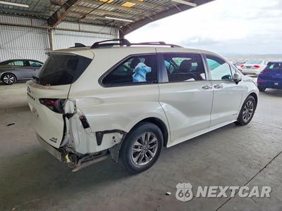 Trzecie zdjęcie samochodu z tyłu: 2021 TOYOTA SIENNA XLE VIN:5TDJSKFC6MS017271 - miniatura
