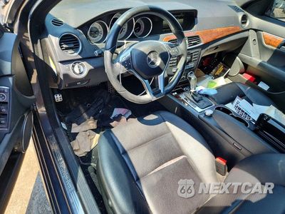 Zdjęcie 8 z 12 samochodu: 2013 MERCEDES-BENZ C 300 4MATIC VIN:WDDGF8AB2DR247037 - miniatura